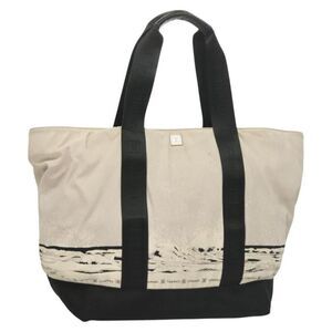 Pre Loved chanel Women White Tote Bags